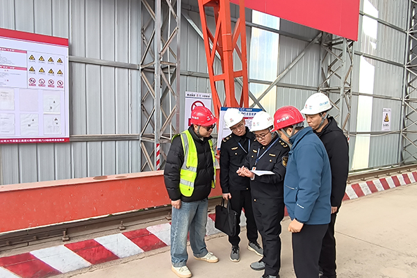 達(dá)州市市場(chǎng)監(jiān)督管理局對(duì)大竹至墊江高速（四川境）TJ3標(biāo)項(xiàng)目開(kāi)展專項(xiàng)安全排查