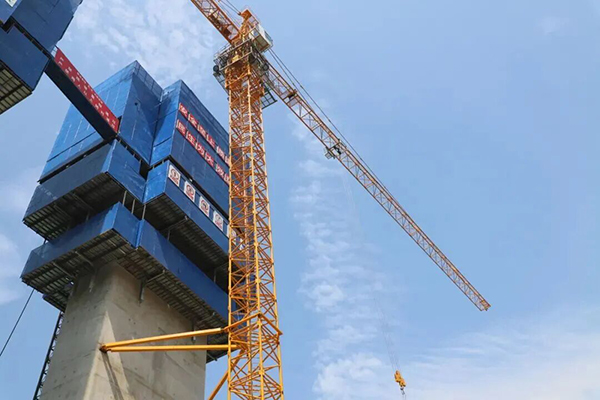 大墊高速（四川境）TJ3標(biāo)項(xiàng)目部引入塔吊螺母松動(dòng)預(yù)警監(jiān)測系統(tǒng)